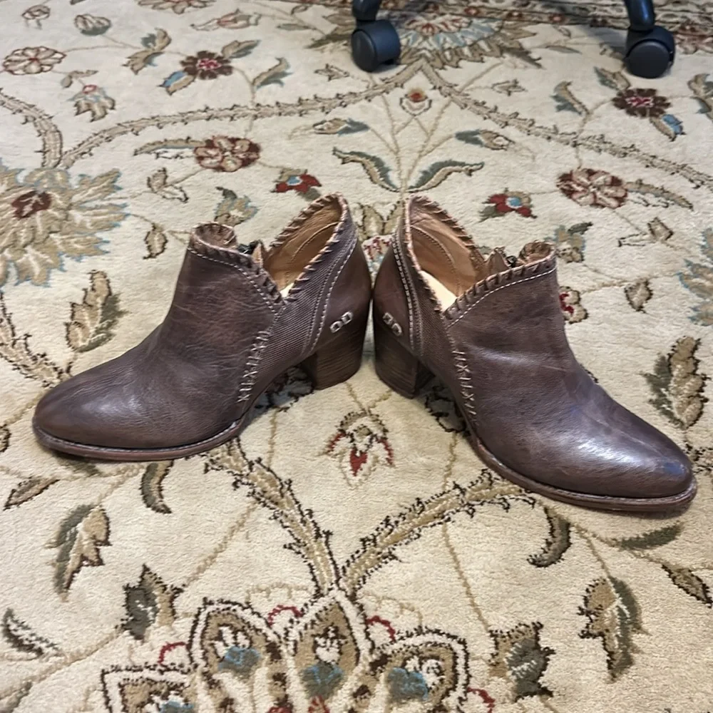 Boots - Picture 5 of 5